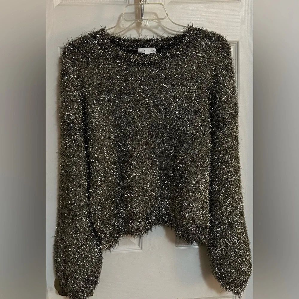 Silver shimmering top by leith size S